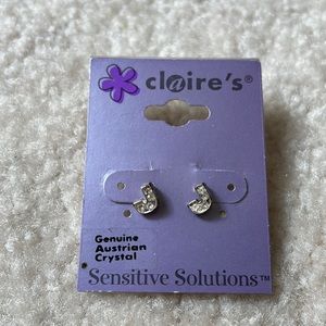 NWT 2/$5❗️Claire’s | J earrings
